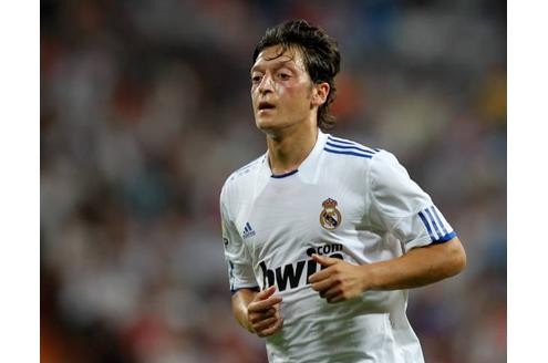 Der Wechsel von Mesut Özil zu Madrid gehörte zu den spektakulärsten Wechseln in Europa. Der Nationalspieler im Real-Dress.