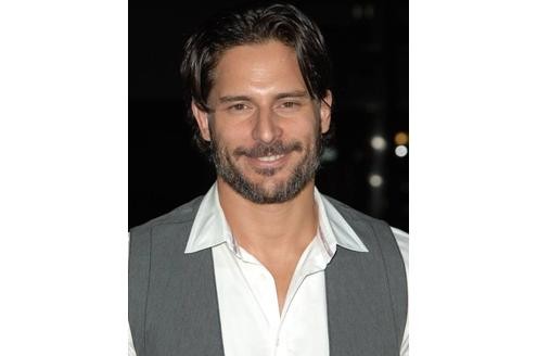 Joe Manganiello ist auf Platz 7: Der Schauspieler regt die Fantasie der Zuschauerinnen und Zuschauer derzeit als Werwolf Alcide Herveaux in der TV-Serie True Blood an und hat...