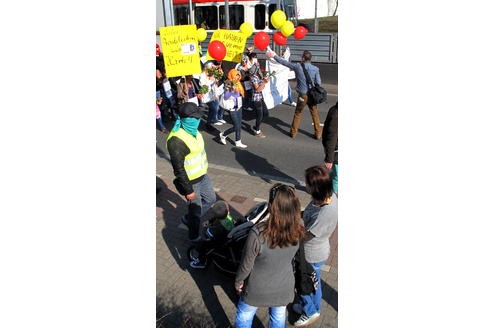 Eine kleine Anzahl der auf dem Dortmunder Straßenstrich arbeitenden Prostituierten, Mitarbeiterinnen der Beratungsstelle Kober und weitere Sympathisanten, demonstrierten am 24. 03.2011 mit einem Protestmarsch von der Ravensberger Straße in der Dortmunder Nordstadt bis vor das Rathaus am Friedensplatz gegen die geplante Schließung des Straßenstrichs.