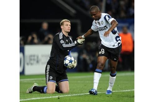 Manuel Neuer ist auf Grund seiner natürlichen Art der Schalker Fan-Liebling. Durch seine konstant starken Leistungen begehrt ihn aber auch die Konkurrenz.