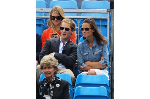 ...buhlt aber nicht alleim um Pippas Gunst. Zu einem Tennis-Match in Paris hat die Schöne jedenfalls einen anderen Begleiter mitgenommen. Die britischen Zeitungen...