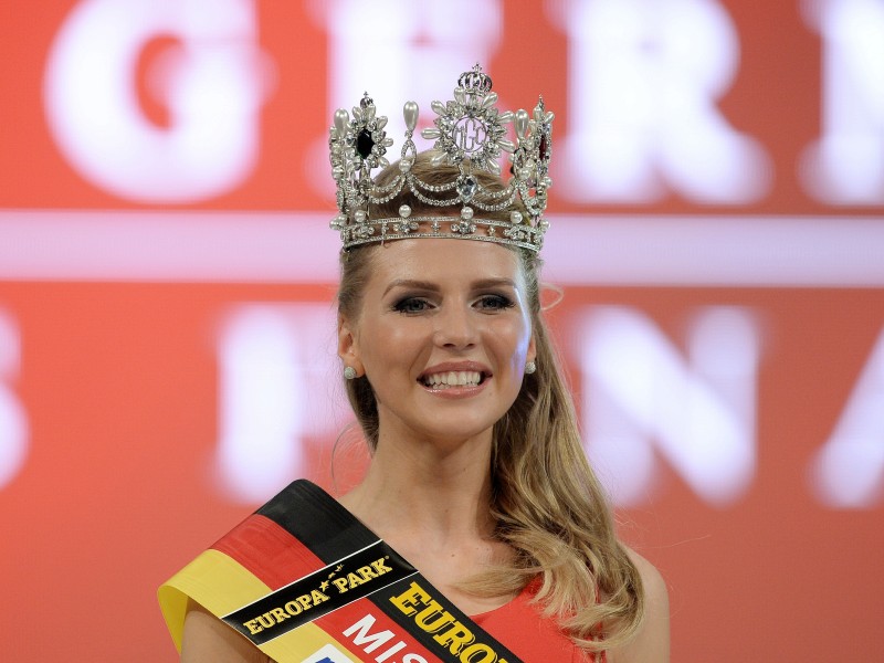 2015 wurde die Arzthelferin Olga Hoffmann (24) aus Münster in Nordrhein-Westfalen „Miss Germany“. Mit der Wahl ihrer Nachfolgerin musste sie die Krone und den Titel abgeben. Um den Titel der Schönheitskönigin kämpften Kandidatinnen aus ganz Deutschland im Alter von 18 bis 27 Jahren. „Miss Germany“ ist nach eigenen Angaben der älteste und bedeutendste Schönheitswettbewerb in Deutschland. Gewählt wird seit 1927.