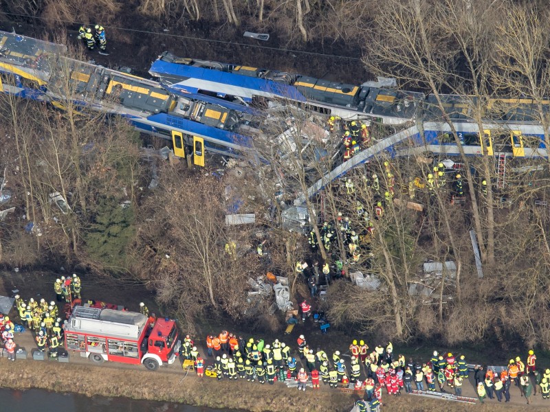 Das Unglück ereignete sich um 6.48 Uhr in der Nähe von Bad Aibling im Landkreis Rosenheim.