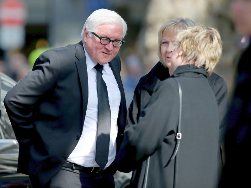 ...der Kirche mit Ministerpräsidentin Kraft und ihrer Stellvertreterin, Schulministerin Sylvia Löhrmann (Grüne) sprach.