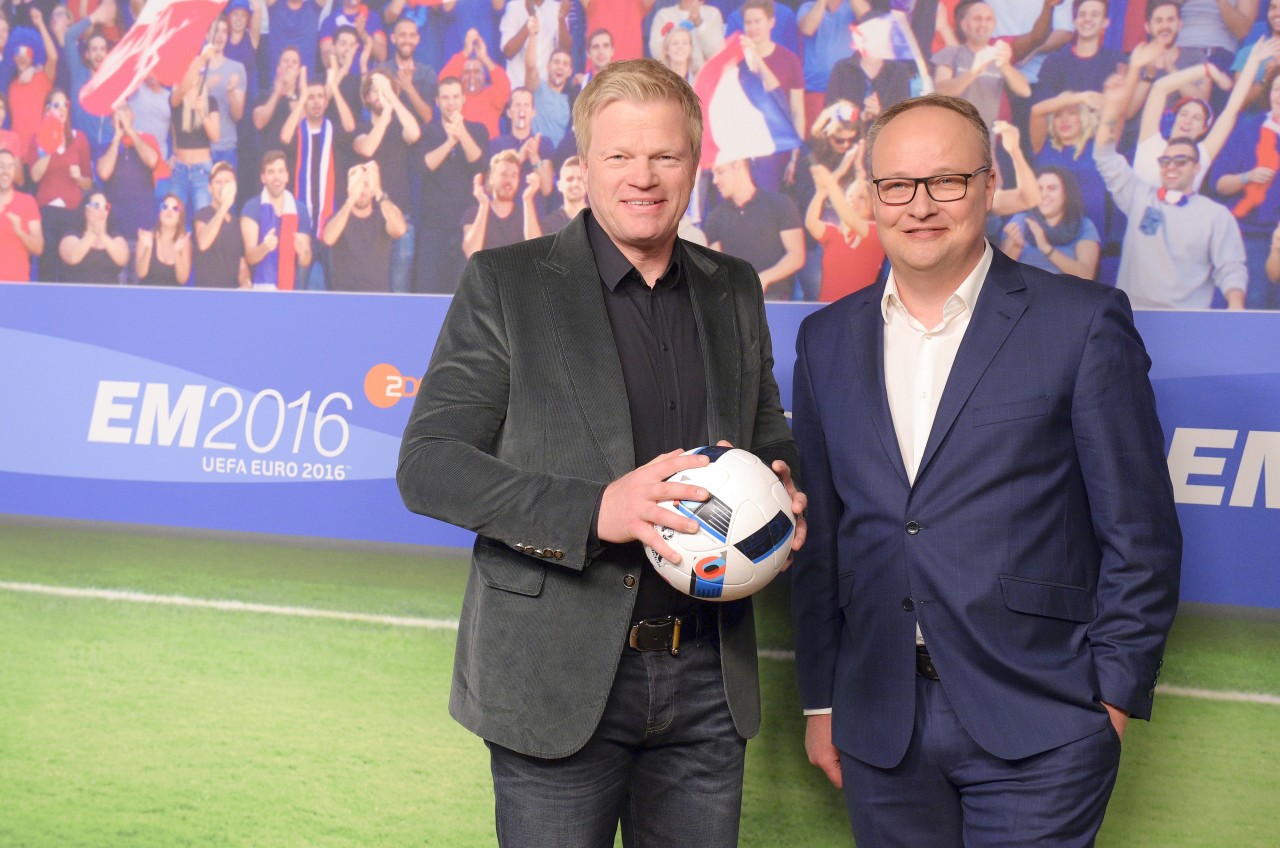 Gemeinsam mit Oliver Kahn (li.) präsentiert Oliver Welke die Champions-League-Spiele und im Sommer auch die Fußball-EM.