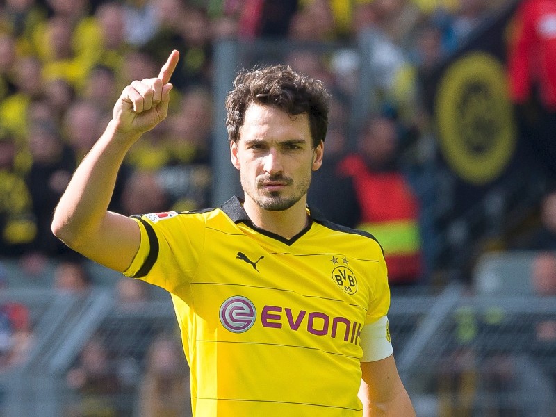 Bei der Wahl seines Klubs hat sich Mats Hummels gerade neu orientiert: Zur Saison 2016/2017 wechselt der Innenverteidiger von Borussia Dortmund zum großen Rivalen nach München.