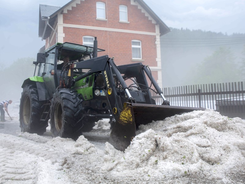 Das Erzgebirge wurde zudem von einem schweren Hagelunwetter heimgesucht. 