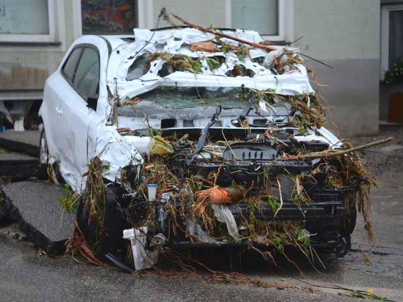 Tote und zahlreiche von Überschwemmungen gezeichnete Ortschaften: Das ist die Bilanz der Unwetternacht im Süden Deutschlands.