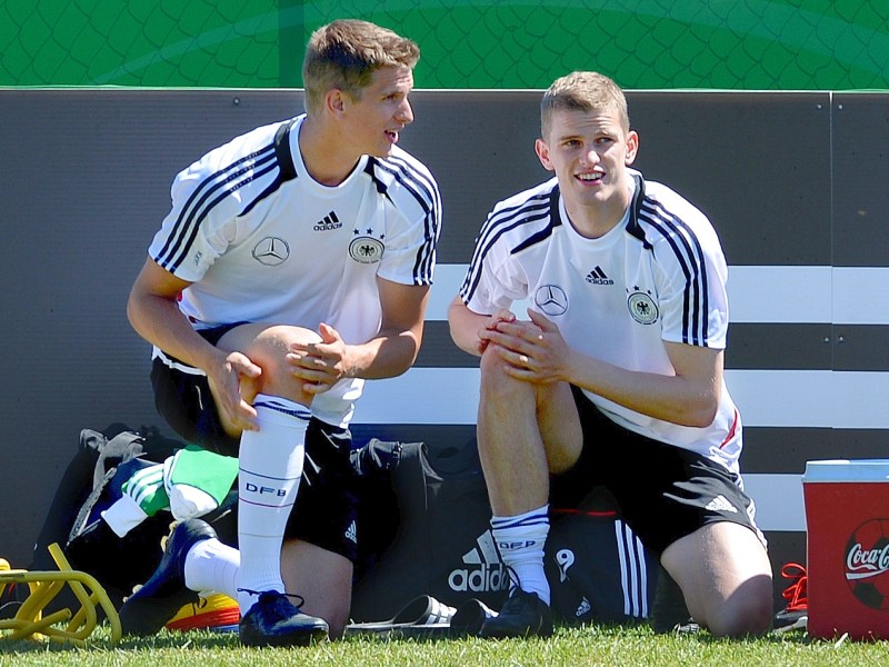 Doppelpack im Fußballstadion: Lars (l.) und Sven Bender wurden am 27. April 1989 in Rosenheim geboren. Die Fußball-Nationalspieler sind bei Borussia Dortmund (Sven) und Bayer Leverkusen (Lars) unter Vertrag.