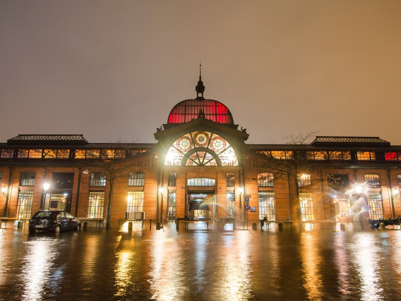 Vor allem in Norddeutschland gab es in der Nacht zum Dienstag heftige Böen, Hochwasser und vereiste Straßen. Mancherorts wurden gar Orkanwinde der höchsten Stufe 12 gemessen.