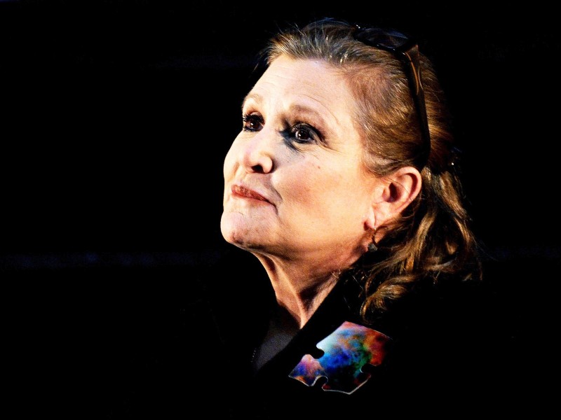 Sie wurde als Prinzessin Leia in der „Star Wars“-Reihe weltberühmt: Carrie Fisher erlitt kurz vor Weihnachten in einem Flugzeug eine Herzattacke. Am 27. Dezember starb die Schauspielerin an den Folgen.