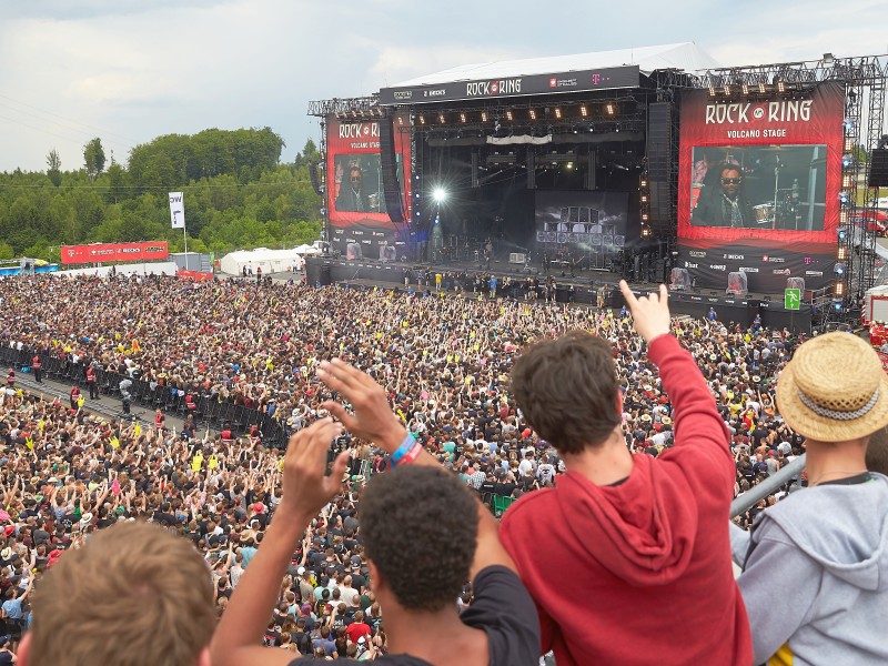 Fast 87.000 Rockfans waren 2017 bei „Rock am Ring“ dabei.