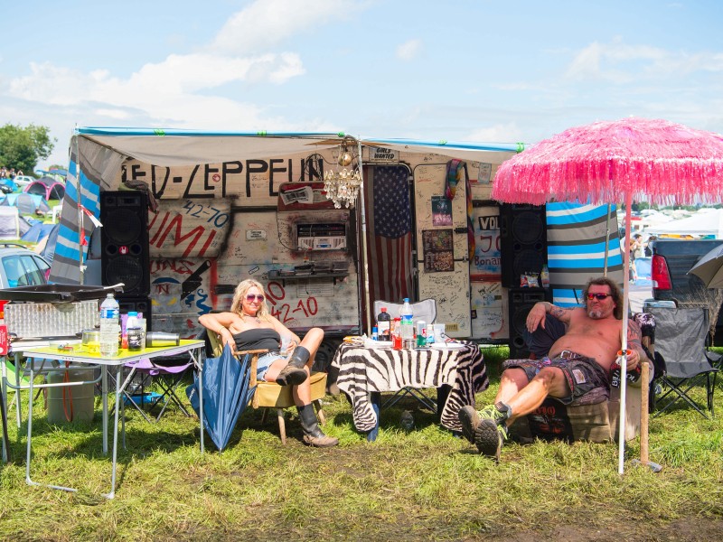 Vollprofis: Chris (l.) und Horse aus Bremen sind garantiert nicht zum ersten Mal in Wacken.