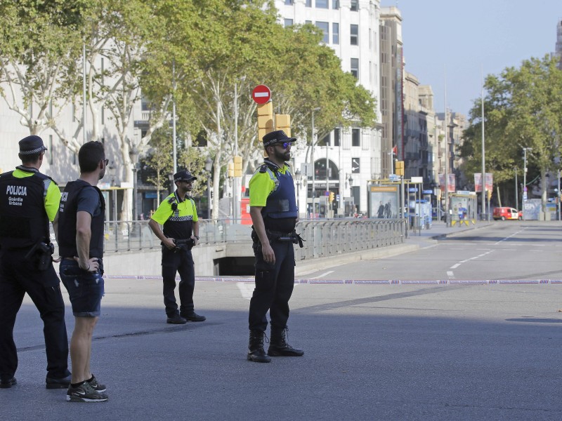 Las Ramblas ist eine bekannte Flanier- und Einkaufsmeile in Barcelona.