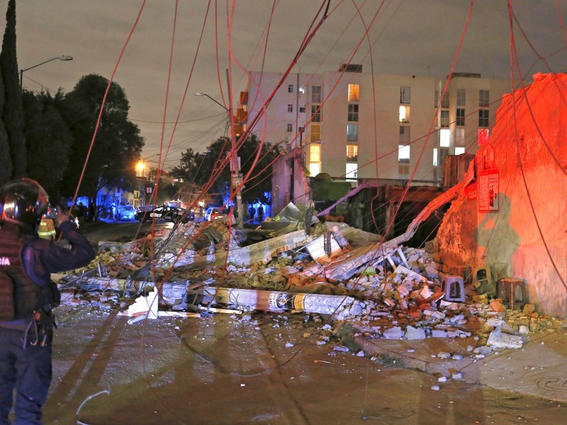 Vor der Pazifikküste Mexikos hat sich ein schweres Erdbeben ereignet. Gebäude stürzten ein und die Behörden warnten vor einem Tsunami.