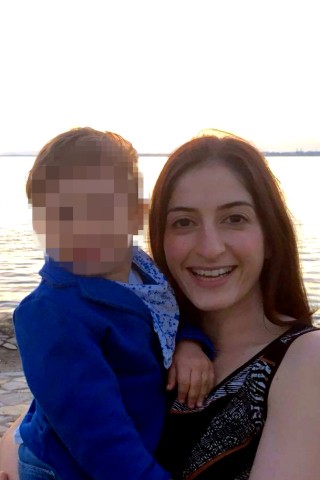 Mehr als fünf Monate nach Festnahme der Mutter eines Sohnes startete am 11. Oktober der Prozess. Am 18. Dezember 2017 entschied dann ein Gericht: Tolu darf die U-Haft verlassen, die Türkei aber nicht verlassen. Ende August dann die Erlösung: Tolu darf zurück nach Deutschland. Die Ausgangsperre wurde aufgehoben. Der Prozess werde allerdings weitergeführt. 