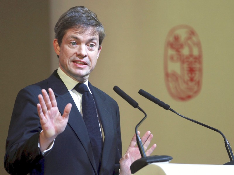 Auch der deutsch-amerikanische Investor Nicolas Berggruen, der den Karstadt-Konzern retten wollte, und die Warenhaus-Kette später wieder verkaufte, ist „The Giving Pledge“ beigetreten. 