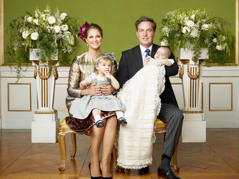 Prinzessin Madeleine von Schweden – Schwester von Kronprinzessin Victoria – und ihr Mann Christopher O’Neill haben drei Kinder: Prinzessin Leonore Lilian Maria, Herzogin von Gotland (l.) und Prinz Nicolas Paul Gustaf, Herzog von Ångermanland. Die jüngste Prinzessin Adrienne Josephine Alice kam in der Nacht zum 9. März 2018 in Stockholm zur Welt. 