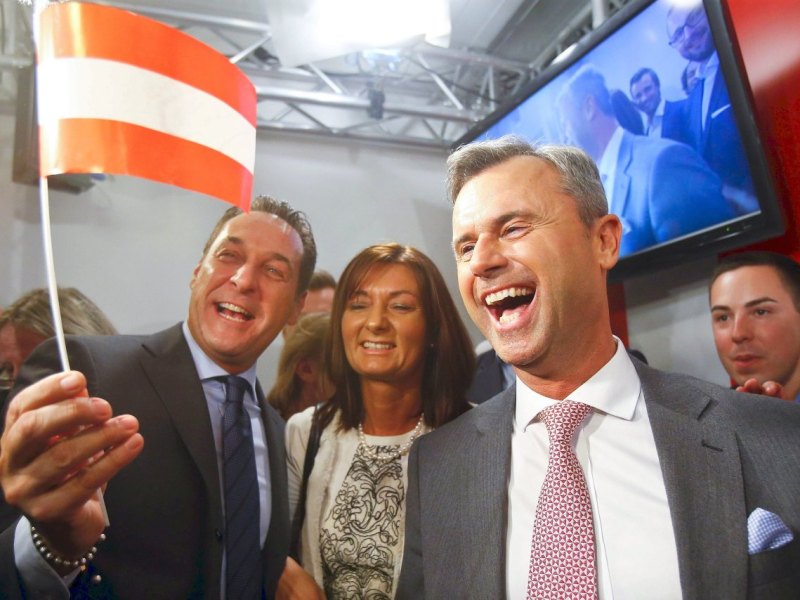 2016-04-24T192532Z_346549995_GF10000394206_RTRMADP_3_AUSTRIA-ELECTION.JPG