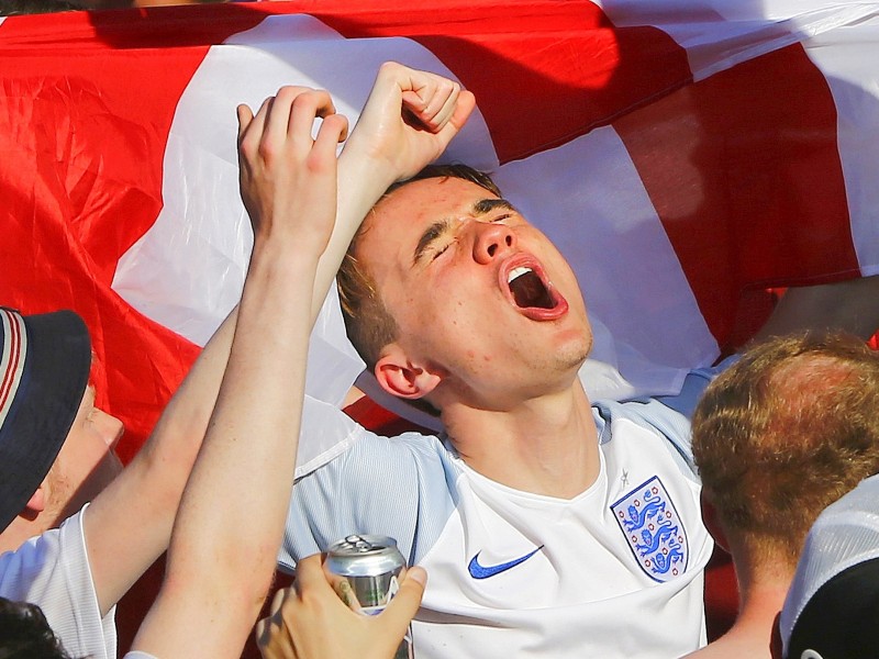 Die Engländer gingen als haushoher Favorit in das Spiel, was die Fans der Three Lions natürlich nicht dazu brachte, weniger losgelöst zu feiern. 