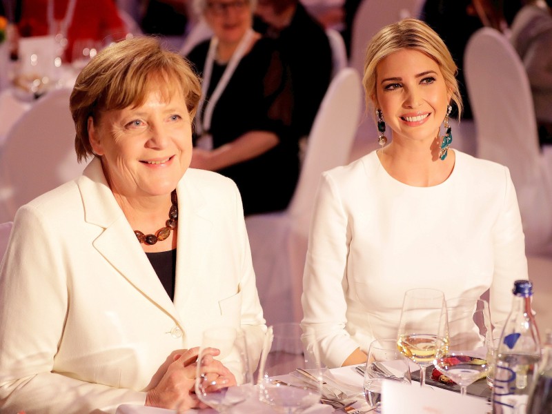 Im Rahmen eines internationalen Gipfels zur Stärkung von Frauen traf Ivanka auf Bundeskanzlerin Angela Merkel. 