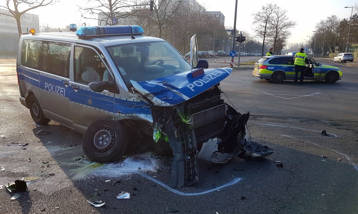 20180220_Polizei-Unfall-Oberhausen-05.jpg