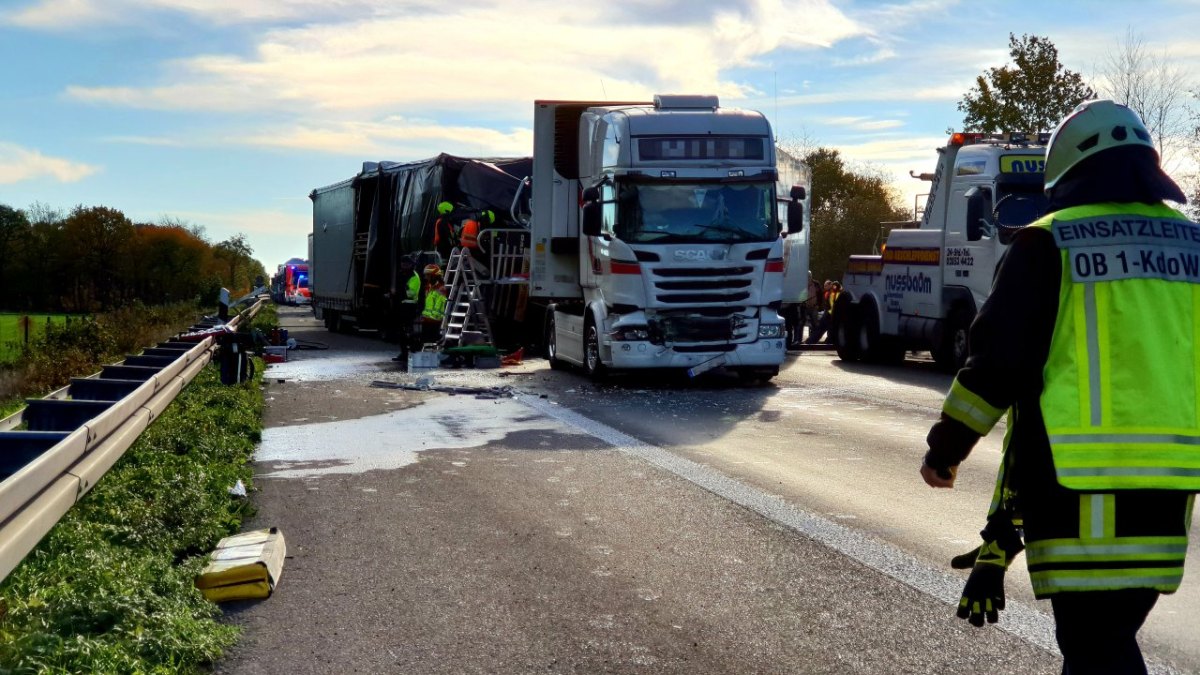 20181107_Lkw-Unfall_A3_Oberhausen_ANC-NEWS-01.jpg