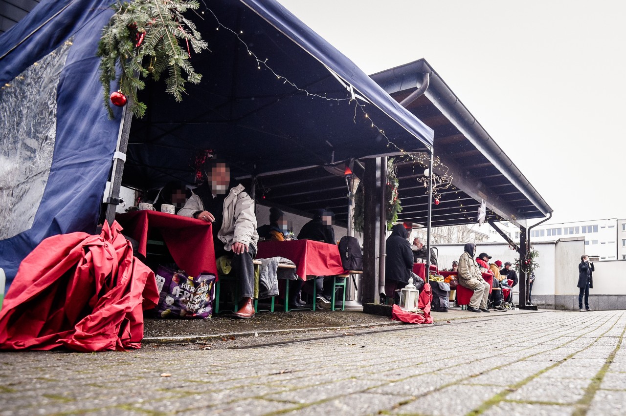 Bei der diesjährigen Weihnachtsfeier für Obdachlose in Essen ist einiges anders abgelaufen als sonst. 