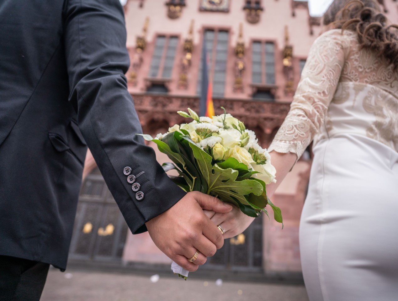 Ungewöhnliche Hochzeit! (Symbolbild)