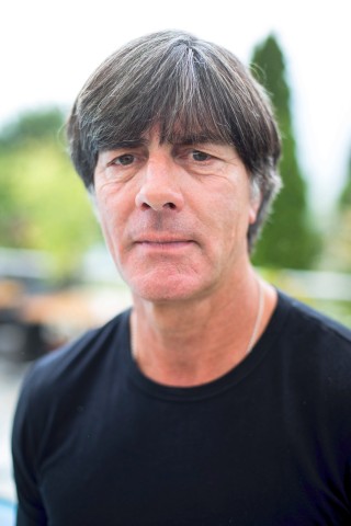 Joachim Löw 2018. Aber wie sah der Bundestrainer 37 Jahre vorher aus?