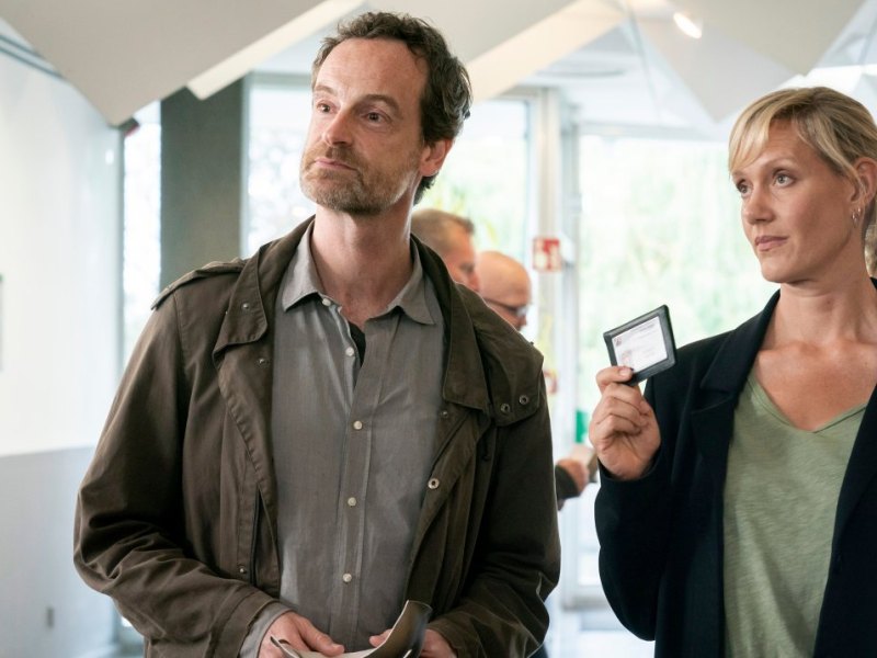 8_Tatort_Masken.jpg