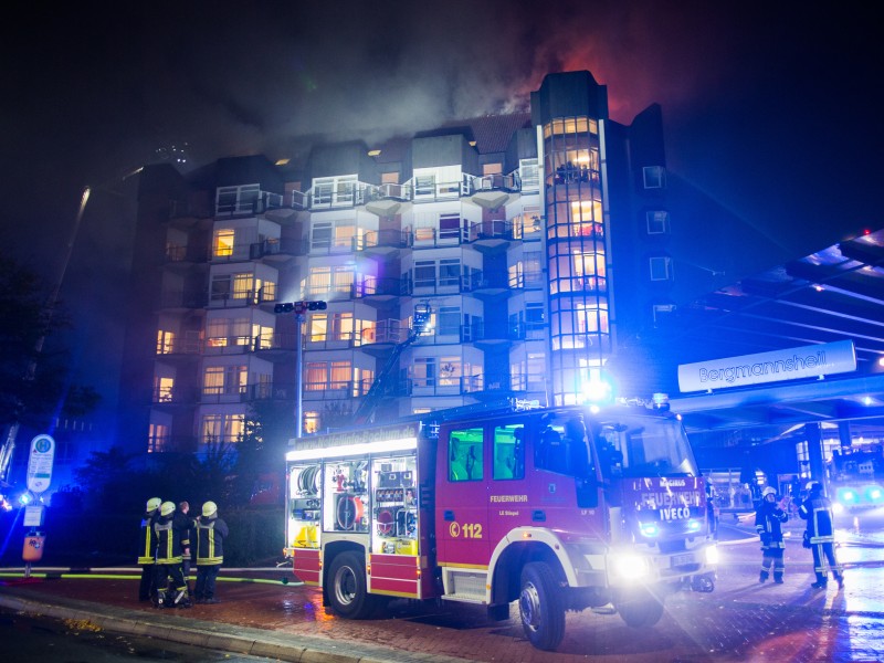 Großbrand in der Bochumer Uniklinik Bergmannsheil. Gegen 2:35 Uhr...