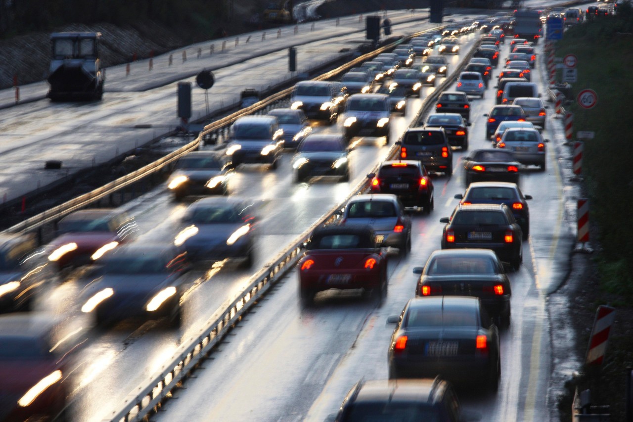 A40 und A42: Hier drohen in den nächsten Tagen lange Staus. (Symbolbild)