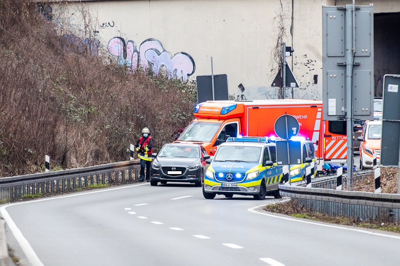 Auf der A52 bei Essen hat es einen schweren Unfall gegeben. 