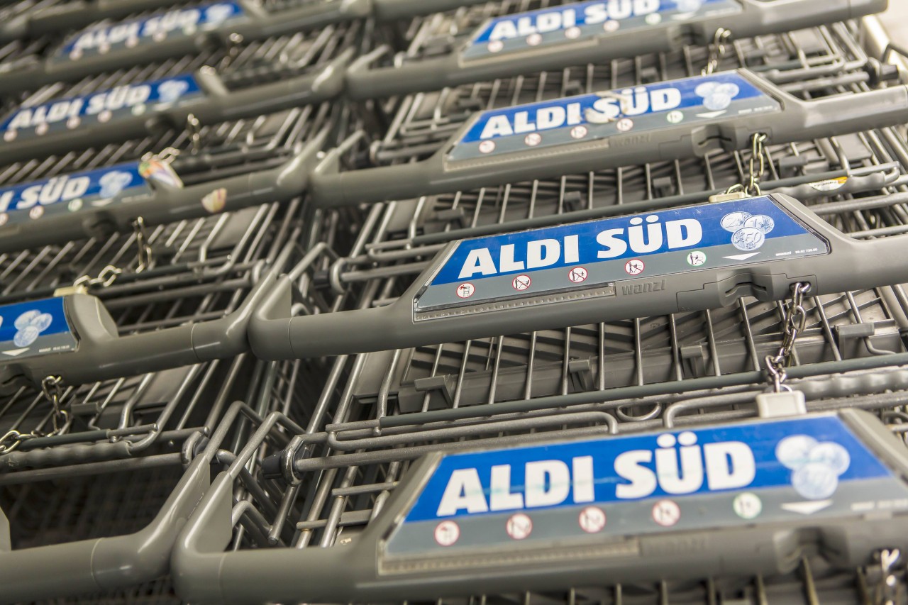 Aldi in Mülheim: Bald kein Anstehen mehr an der Kasse nötig? (Symbolbild)