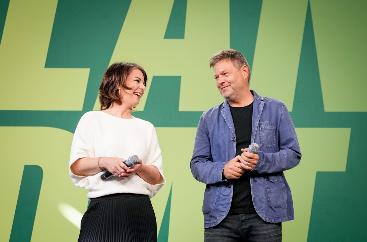 In einer Ampel-Regierung werden die Grünen-Chefs Annalena Baerbock und Robert Habeck „wahrscheinlich“ Ministerämter übernehmen. (Archivfoto)