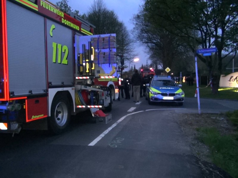 Am Mannschaftsbus des BVB hat es drei Explosionen von Sprengkörpern gegeben.