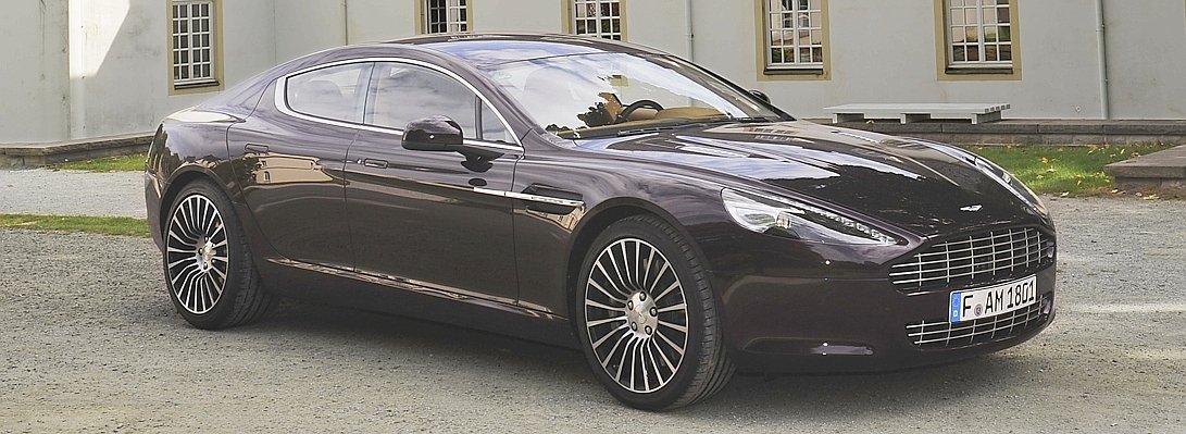 Aston Martin Rapide_0--656x240.jpg