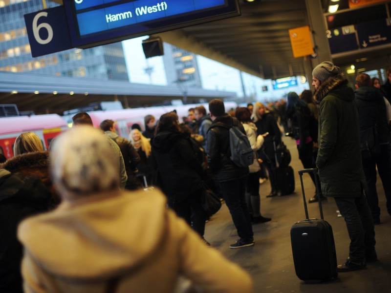 Bahnreisende müssen mit massiven Verspätungen und Zugausfällen rechnen.