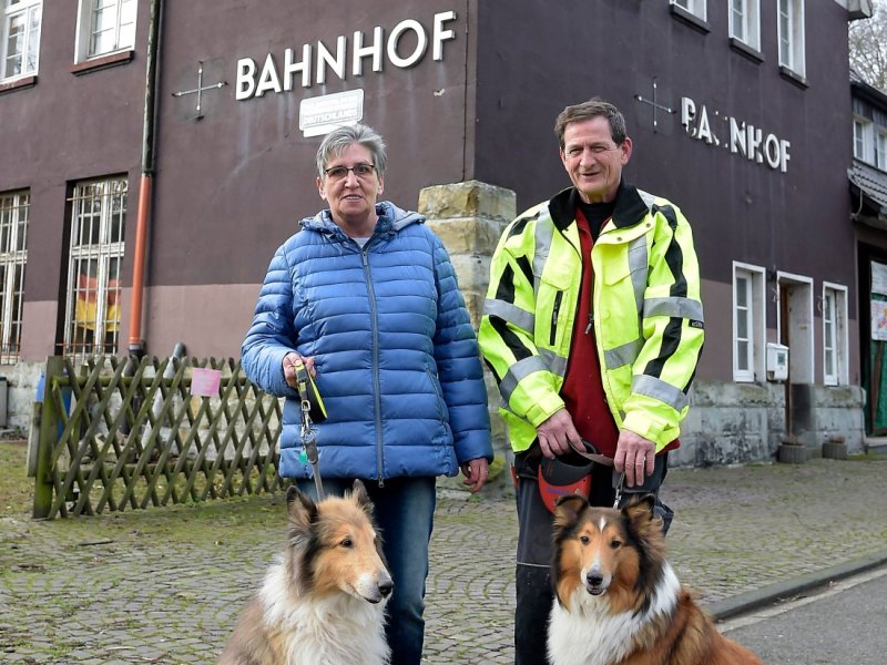 Bahnhof-Walsum-Duisburger-Paar-aus-Vox-Sendung-Ab-in-die-Ruine.jpg