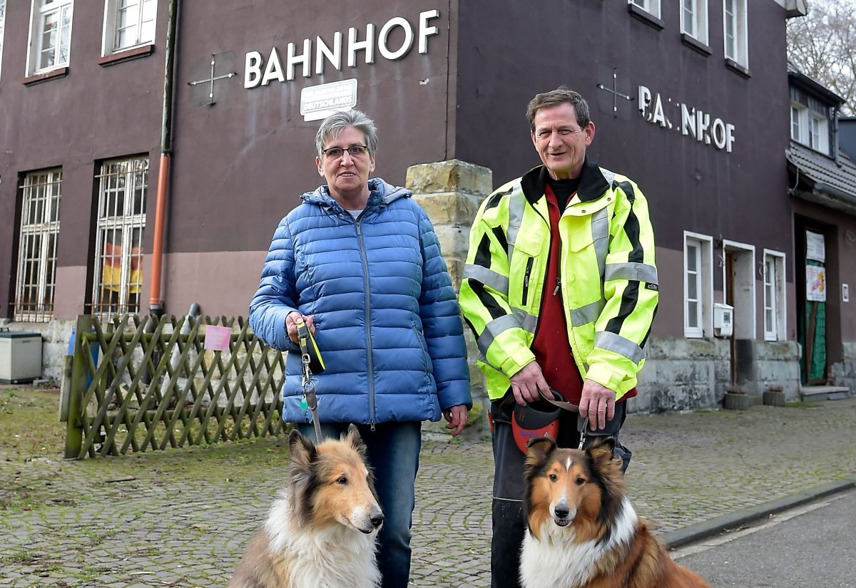 Bahnhof-Walsum-Duisburger-Paar-aus-Vox-Sendung-Ab-in-die-Ruine.jpg