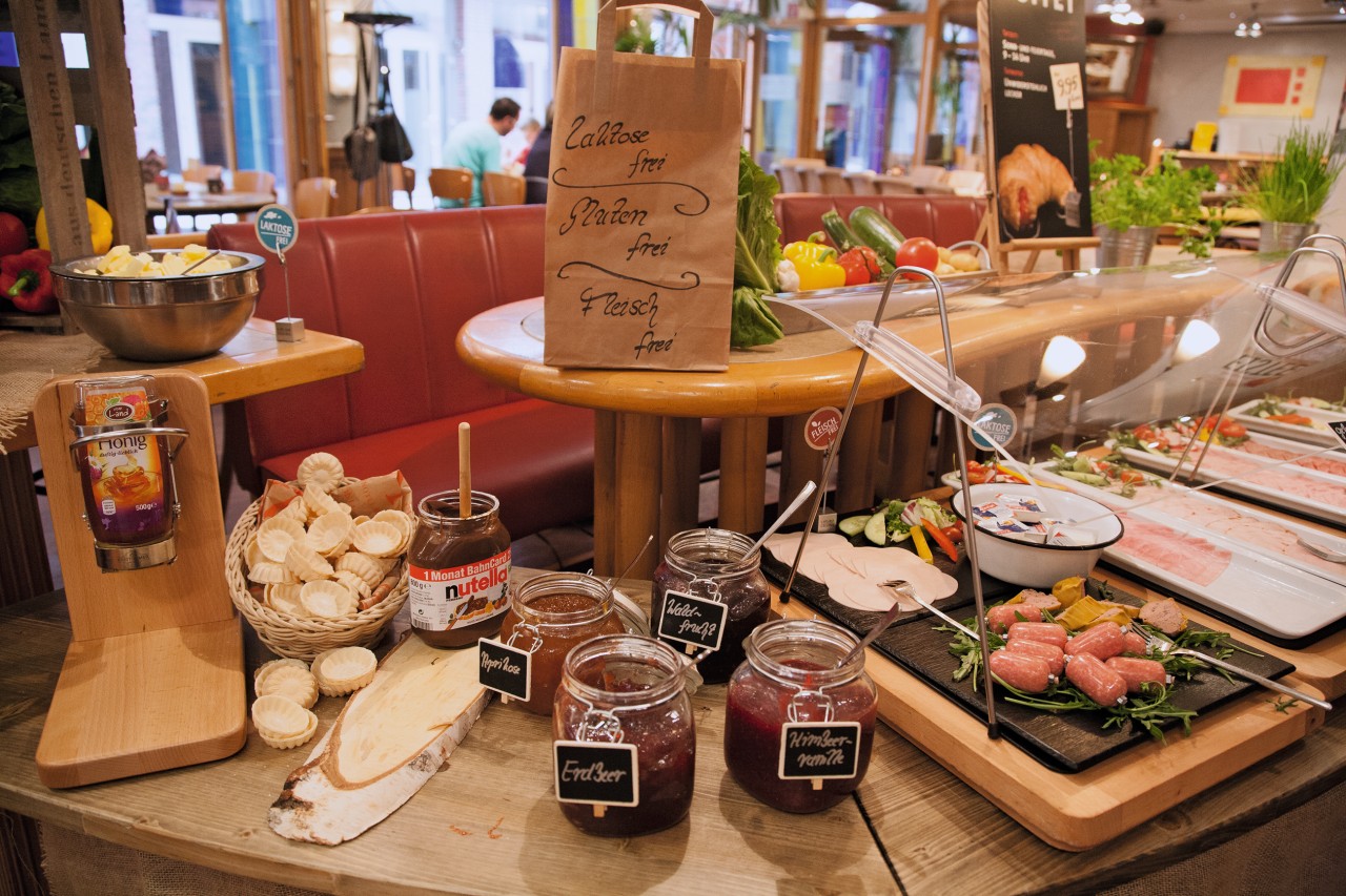 Das komplette Buffet der Cafés & Bars Celona ist so reichhaltig, dass nicht alles auf ein Foto passt.