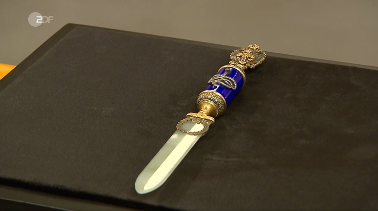 Dieser Brieföffner sollte eigentlich von Fabergé sein.