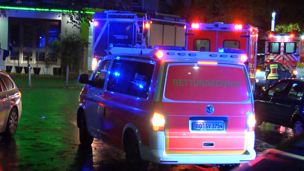 Ein Großaufgebot der Feuerwehr fuhr zu der Shisha-Bar im Bermuda-Dreieck.