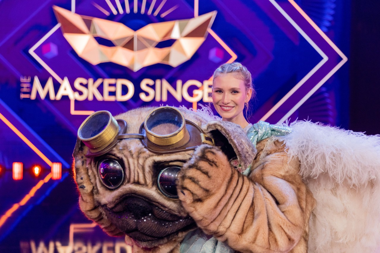 Carolin Niemczyk wurde bei „The Masked Singer“ als „Der Mops“ enttarnt.