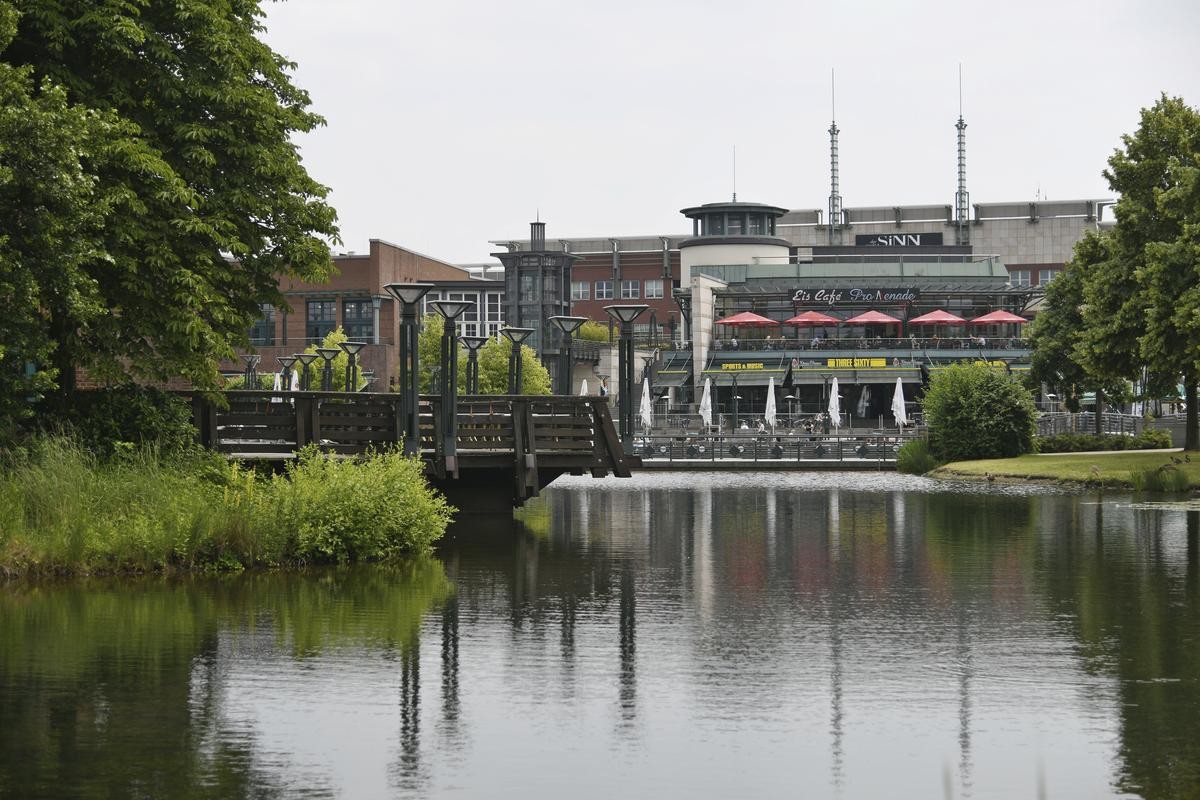 Blick vom stillgelegten Centro Park auf das Centro.