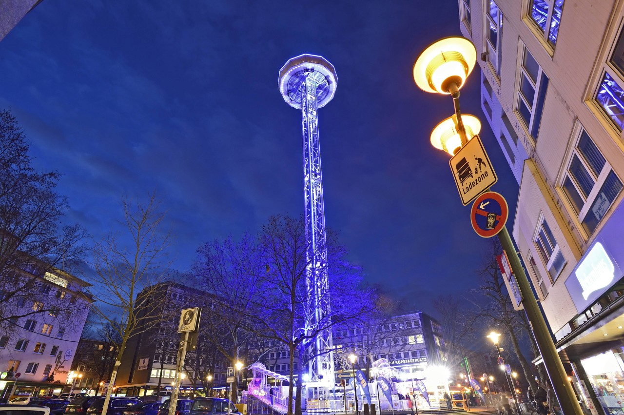 Aus der Glaskabine des „City-Skyliner“ kannst du bis zu 29 Kilometer weit gucken.