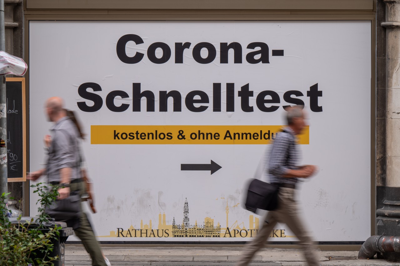 Der Ruf nach einem Ende der Gratis-Corona-Tests wird lauter. Am Dienstag beraten Bund und Länder darüber. 