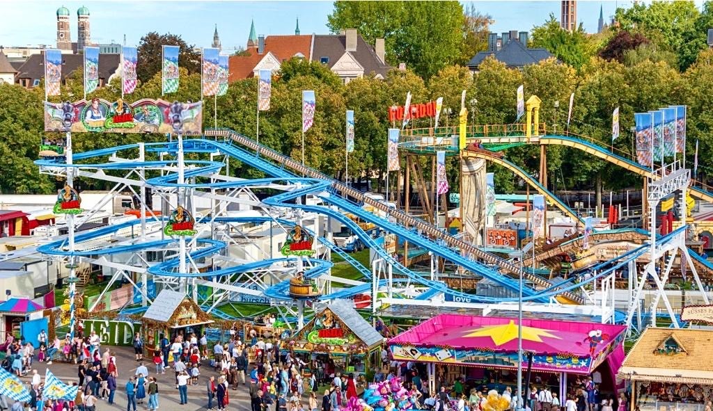 Auf der Cranger Kirmes gibt es einige Neuheiten – unter anderem eine neue Achterbahn.