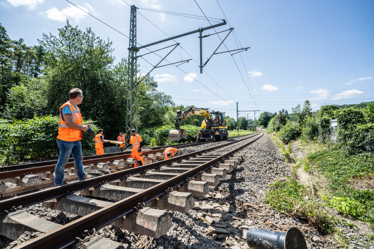 An einigen Bahn-Strecken in NRW muss noch länger gebaut werden. 